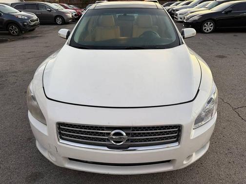 White 2014 Nissan Maxima SV