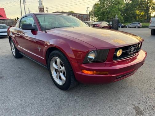2007 Ford Mustang Deluxe