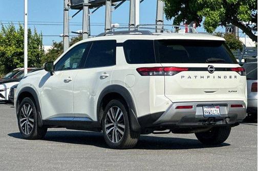 White 2023 Nissan Pathfinder Platinum