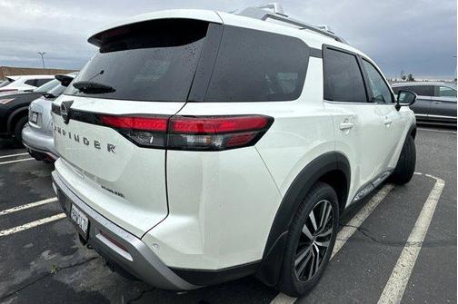 White 2023 Nissan Pathfinder Platinum