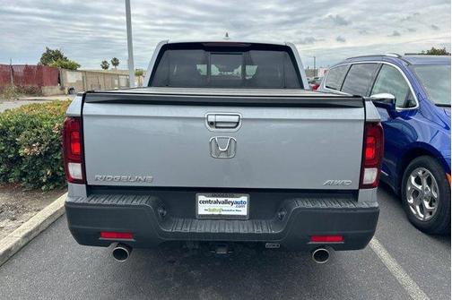 Silver 2023 Honda Ridgeline RTL