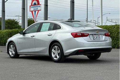 Silver Ice Metallic 2022 Chevrolet Malibu 1LS