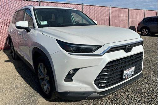Pearl 2024 Toyota Grand Highlander LIMITED