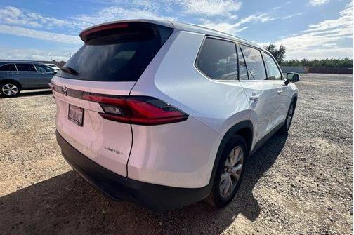 Pearl 2024 Toyota Grand Highlander LIMITED