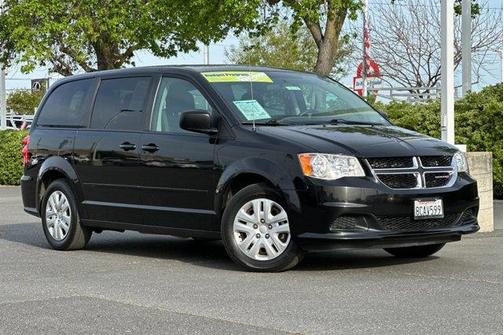 Black Onyx Crystal Pearlcoat 2017 Dodge Grand Caravan SE