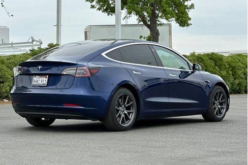 Blue 2019 Tesla Model 3
