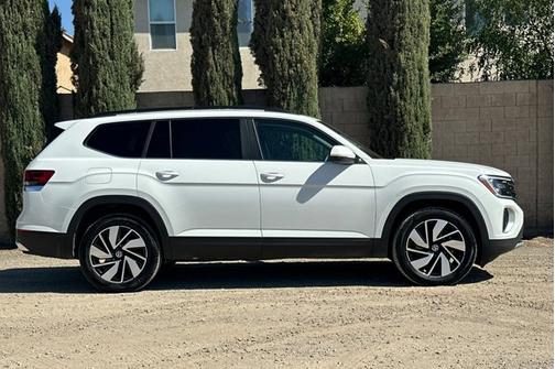 2024 Volkswagen Atlas 2.0T SE