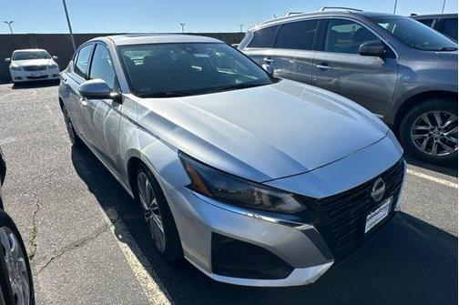 Brilliant Silver Metallic 2023 Nissan Altima 2.5 SL