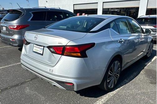 Brilliant Silver Metallic 2023 Nissan Altima 2.5 SL