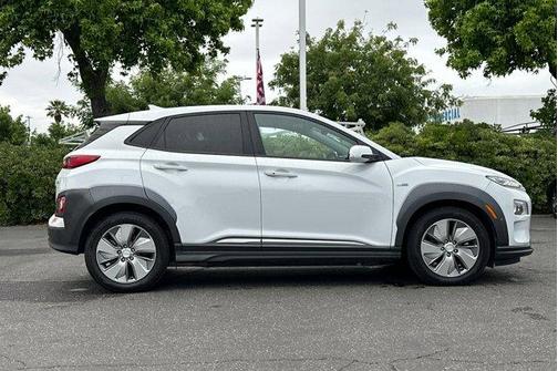 Chalk White / Black Roof 2020 Hyundai KONA EV Limited