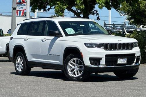 Bright White Clearcoat 2023 Jeep Grand Cherokee L Laredo