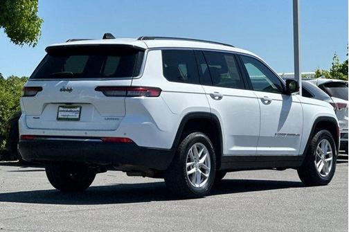 Bright White Clearcoat 2023 Jeep Grand Cherokee L Laredo