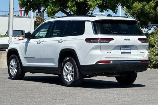 Bright White Clearcoat 2023 Jeep Grand Cherokee L Laredo