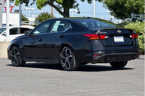 Black 2024 Nissan Altima 2.5 SR