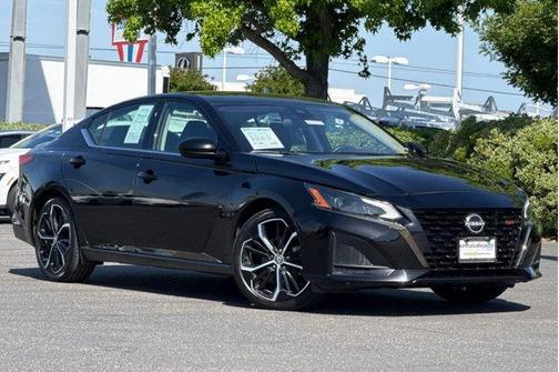 Black 2024 Nissan Altima 2.5 SR