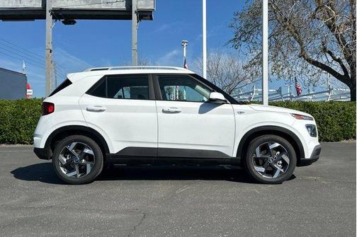Lunar White 2026 Hyundai VENUE SEL