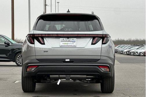 Shimmering Silver 2026 Hyundai TUCSON XRT
