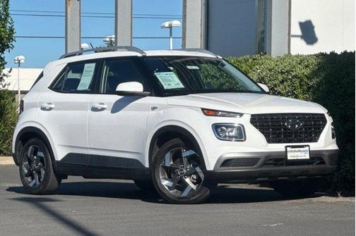 Lunar White 2025 Hyundai VENUE SEL