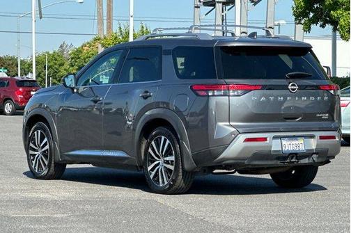 Gun Metallic 2024 Nissan Pathfinder Platinum