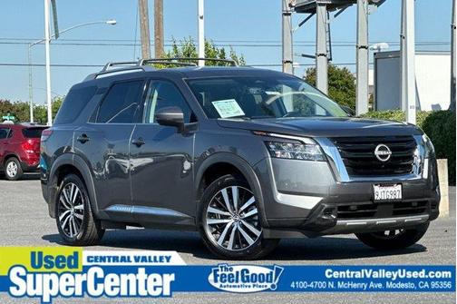 Gun Metallic 2024 Nissan Pathfinder Platinum