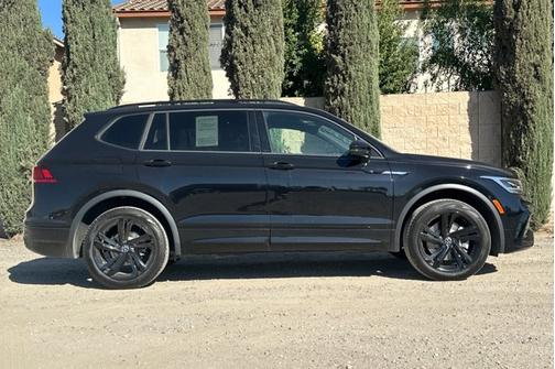 2024 Volkswagen Tiguan 2.0T SE R-Line Black