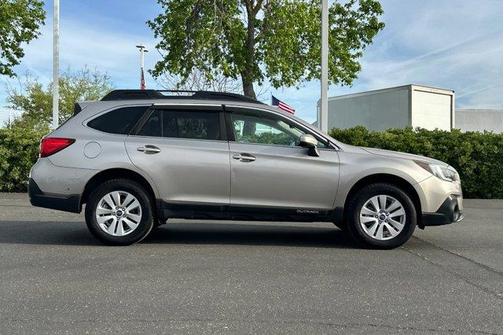 Tungsten Metallic 2019 Subaru Outback 2.5i Premium