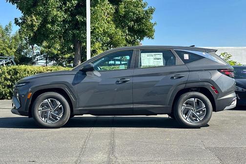 Gray 2026 Hyundai TUCSON Hybrid SE