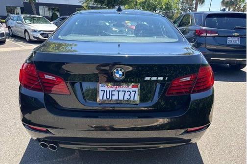 Black Sapphire Metallic 2016 BMW 528 i