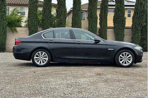 Black Sapphire Metallic 2016 BMW 528 i
