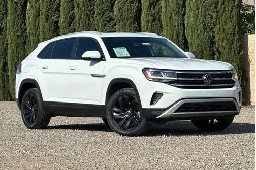 Pure White 2022 Volkswagen Atlas Cross Sport 3.6L V6 SE w/Technology