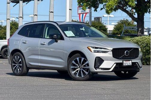 Silver 2023 Volvo XC60 B5 Plus Dark Theme