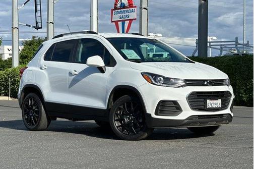 Summit White 2022 Chevrolet Trax LT