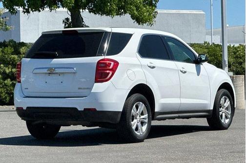 Summit White 2016 Chevrolet Equinox LS