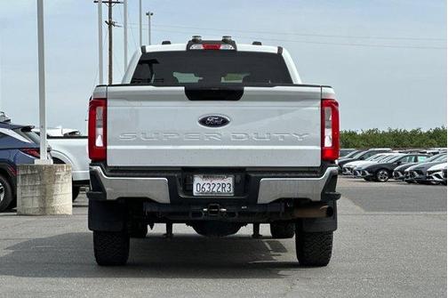 Oxford White 2023 Ford F-250 XLT
