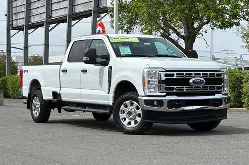 Oxford White 2023 Ford F-250 XLT