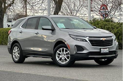 Sterling Gray Metallic 2023 Chevrolet Equinox 2LT