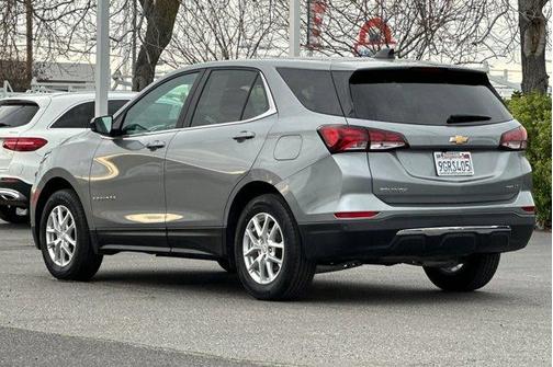 Sterling Gray Metallic 2023 Chevrolet Equinox 2LT
