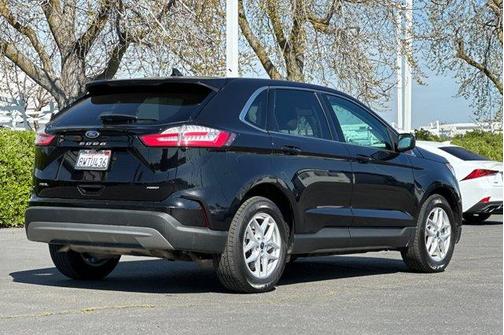 Black Metallic 2021 Ford Edge SEL