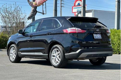 Black Metallic 2021 Ford Edge SEL