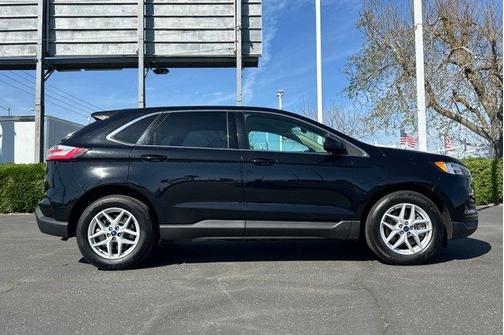 Black Metallic 2021 Ford Edge SEL
