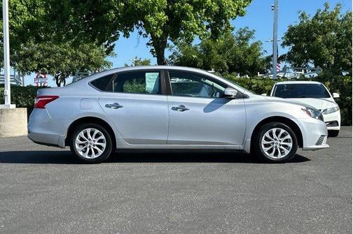 Brilliant Silver Metallic 2019 Nissan Sentra SV