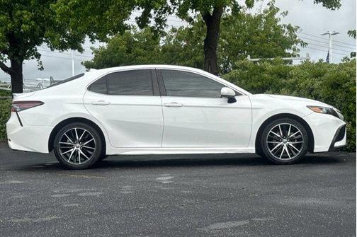 Super White 2021 Toyota Camry SE