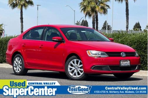Red 2013 Volkswagen Jetta SE