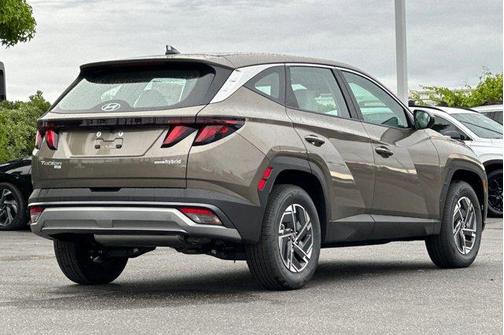 Cashmere 2026 Hyundai TUCSON Hybrid Blue SE