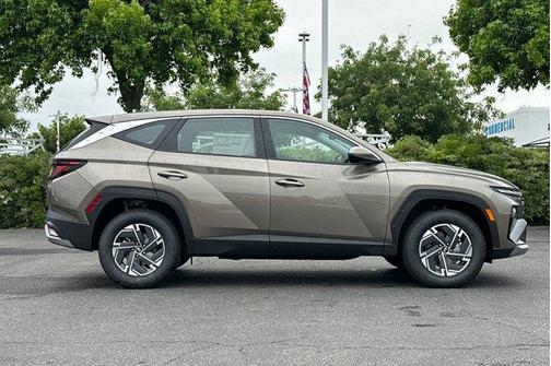 Cashmere 2026 Hyundai TUCSON Hybrid Blue SE