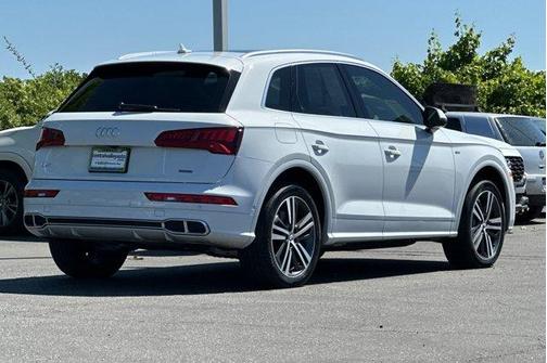 Glacier White Metallic 2020 Audi Q5 e 55 Premium