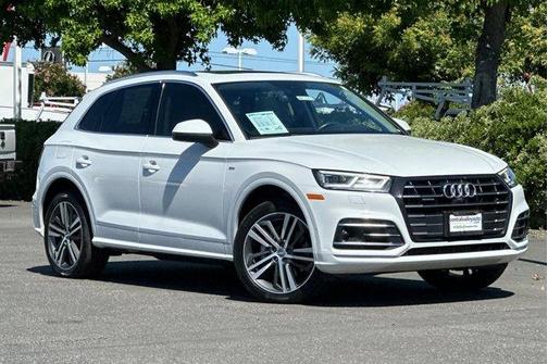 Glacier White Metallic 2020 Audi Q5 e 55 Premium