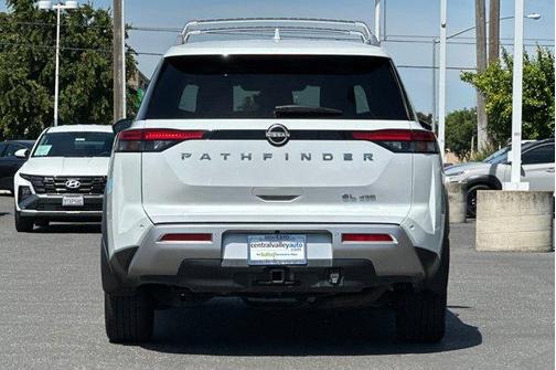 Everest White P 2025 Nissan Pathfinder SL