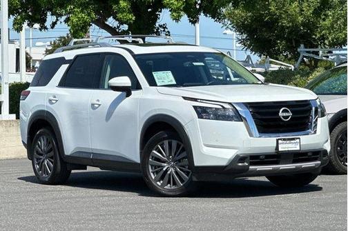 Everest White P 2025 Nissan Pathfinder SL