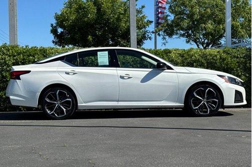White 2024 Nissan Altima 2.5 SR
